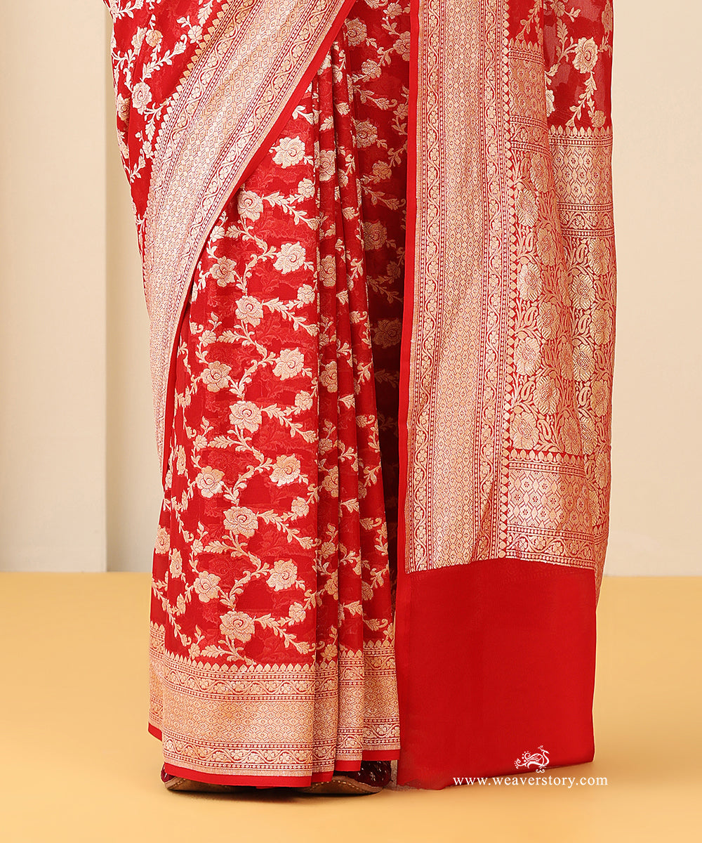Red_Handloom_Pure_Georgette_Saree_With_Allover_Floral_Jaal_WeaverStory_04
