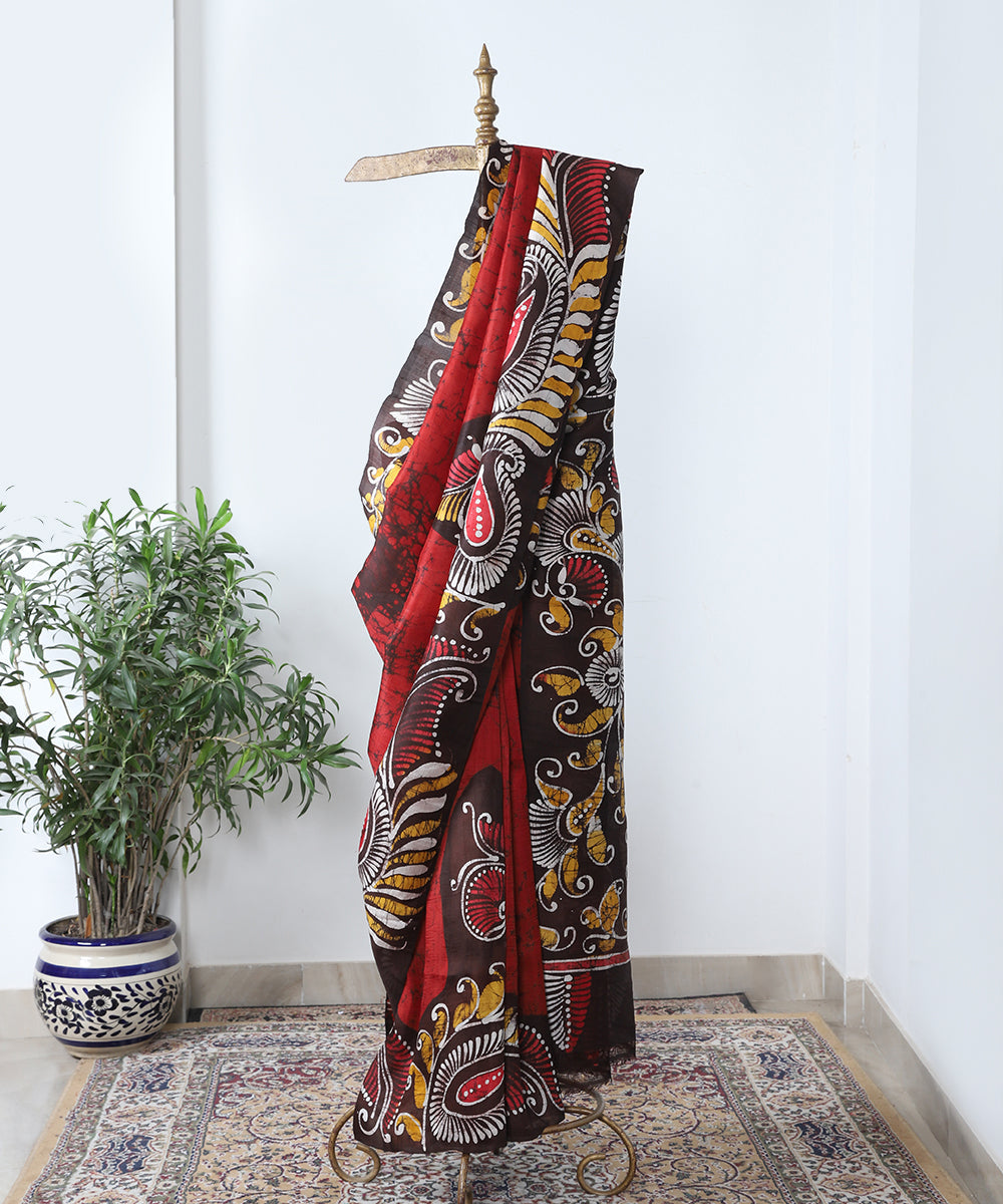 Red_And_Black_Handloom_Hand_Batik_Pure_Mulberry_Silk_Saree_WeaverStory_01