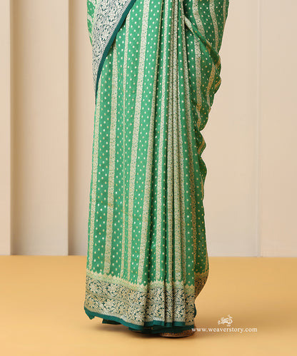 Green_Handloom_Pure_Georgette_Banarasi_Saree_With_Dark_Green_Contrast_Border_WeaverStory_04