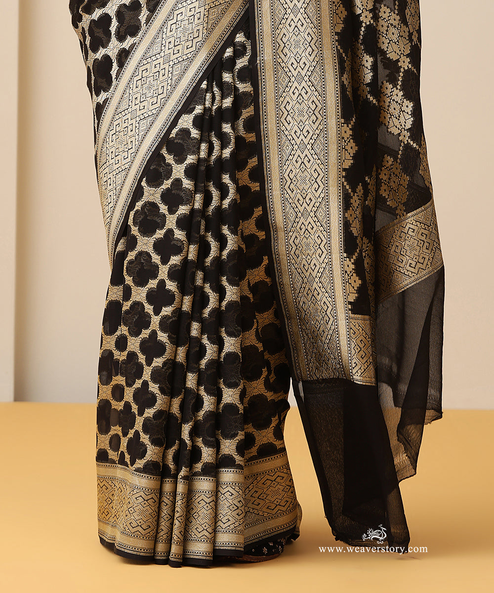 Black_Handloom_Pure_Georgette_Banarasi_Saree_With_Allover_Flower_Jaal_WeaverStory_04