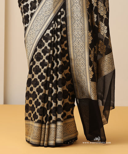 Black_Handloom_Pure_Georgette_Banarasi_Saree_With_Allover_Flower_Jaal_WeaverStory_04