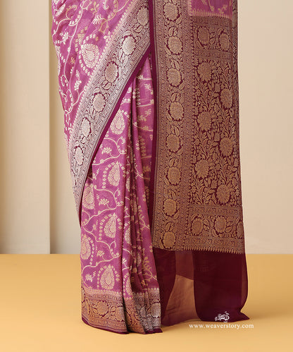 Light_Purple_Handloom_Pure_Georgette_Banarasi_Saree_With_Plum_Contrast_Border_And_Allover_Jaal_WeaverStory_04