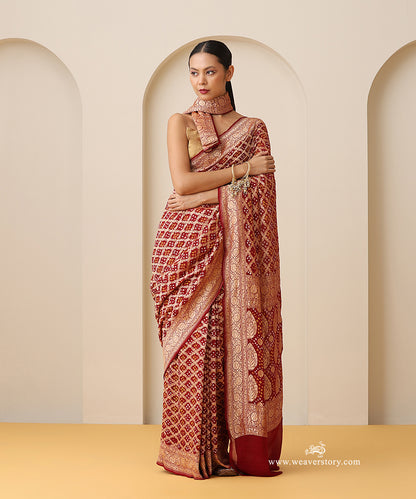 Red_Handloom_Pure_Georgette_Banarasi_Bandhej_Saree_With_Zari_Border_And_Floral_Pallu_WeaverStory_01