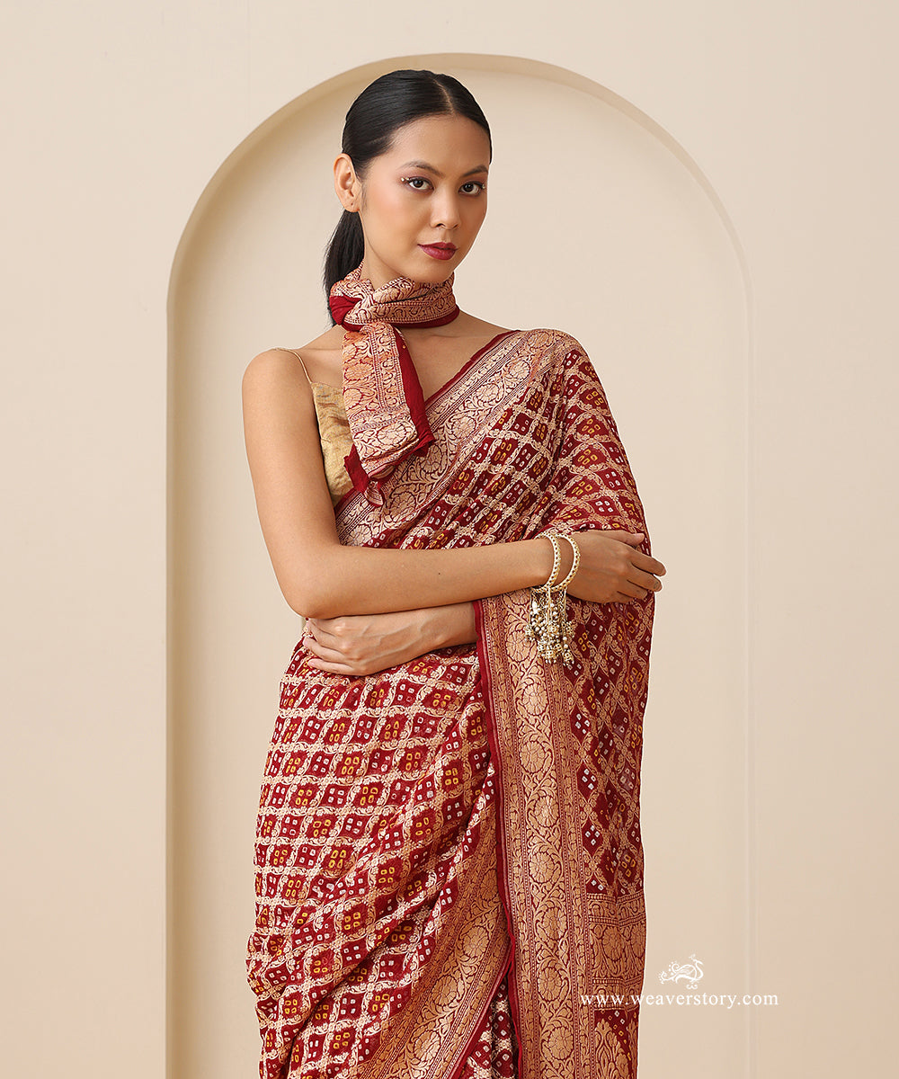 Red_Handloom_Pure_Georgette_Banarasi_Bandhej_Saree_With_Zari_Border_And_Floral_Pallu_WeaverStory_02