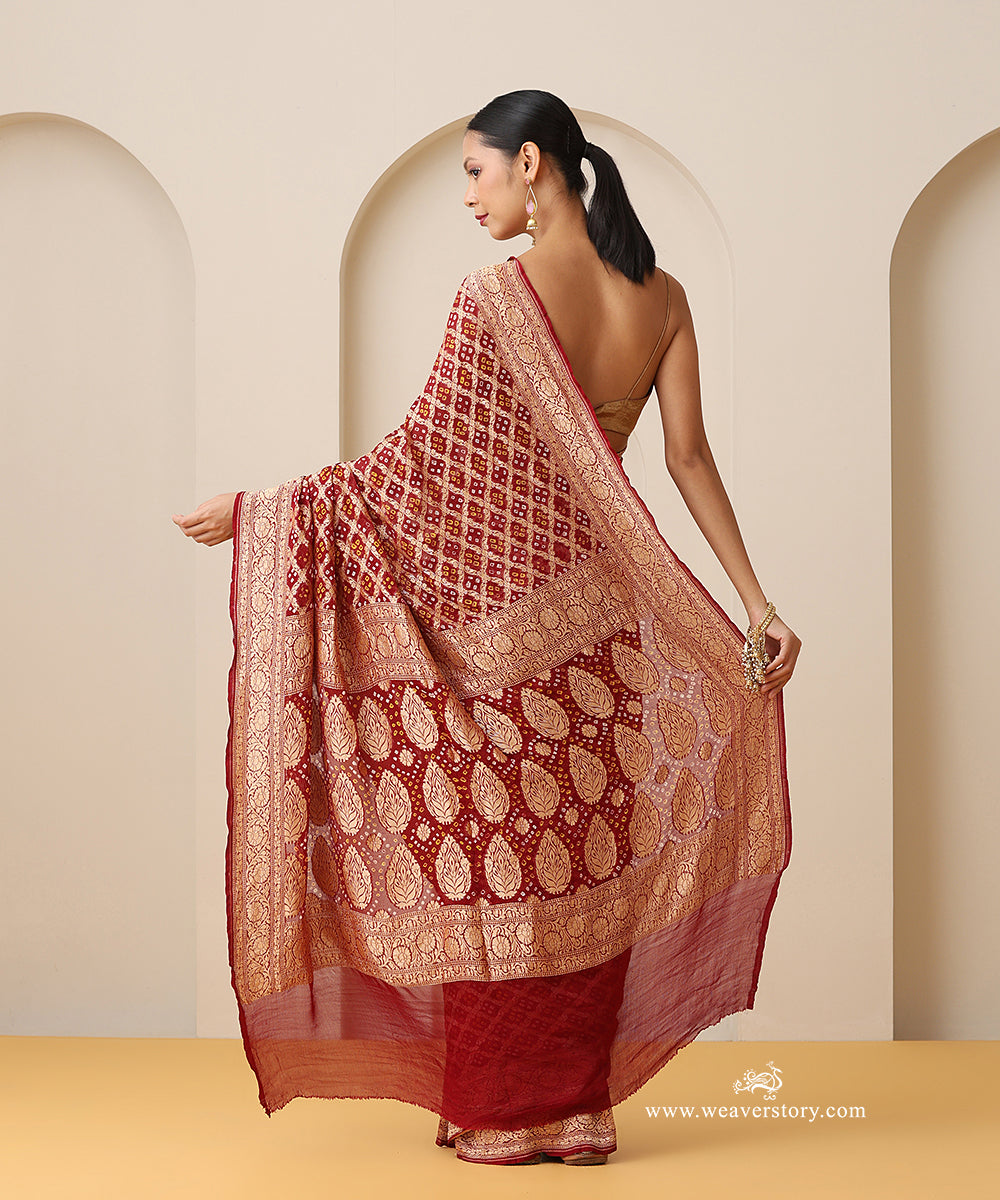 Red_Handloom_Pure_Georgette_Banarasi_Bandhej_Saree_With_Zari_Border_And_Floral_Pallu_WeaverStory_03