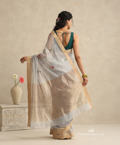 Light_Grey_Handloom_Cotton_Silk_Eknaliya_Chanderi_Saree_With_Lotus_Meena_Flower_Booti_WeaverStory_03