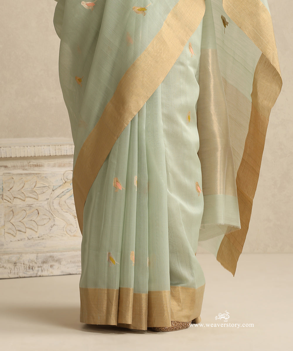 Pastel_Green_Handloom_Cotton_Silk_Eknaliya_Chanderi_Saree_With_Birds_Meena_Flower_Booti_And_Golden_Border_WeaverStory_04
