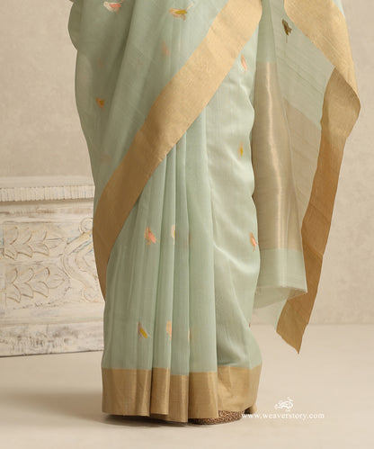 Pastel_Green_Handloom_Cotton_Silk_Eknaliya_Chanderi_Saree_With_Birds_Meena_Flower_Booti_And_Golden_Border_WeaverStory_04