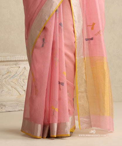 Soft_Pink_Handloom_Cotton_Silk_Eknaliya_Chanderi_Saree_With_Dragonfly_Motifs_And_Golden_Border_WeaverStory_04
