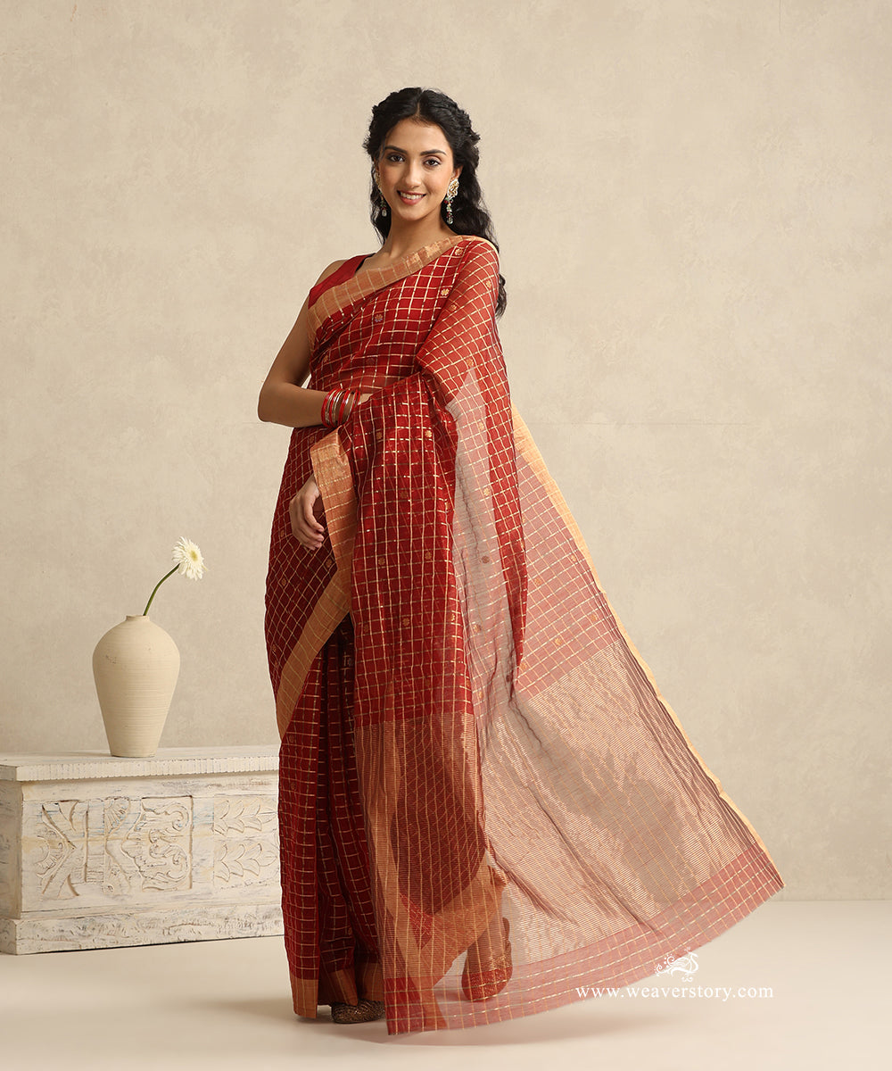 Maroon_Handloom_Silk_Eknaliya_Chanderi_Saree_With_Small_Zari_Lines_And_Gold_Big_Zari_Border_WeaverStory_01