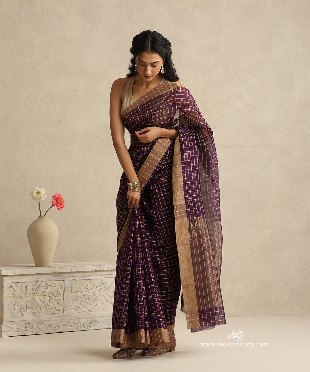 Maroon_Handloom_Cotton_Silk_Eknaliya_Chanderi_Booti_Saree_With_Checks_And_Booti_And_Golden_Border_WeaverStory_01