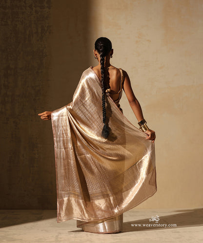 Gold Handloom Pure Silk Tissue Tanchoi Banarasi Saree With Peach Selvedge