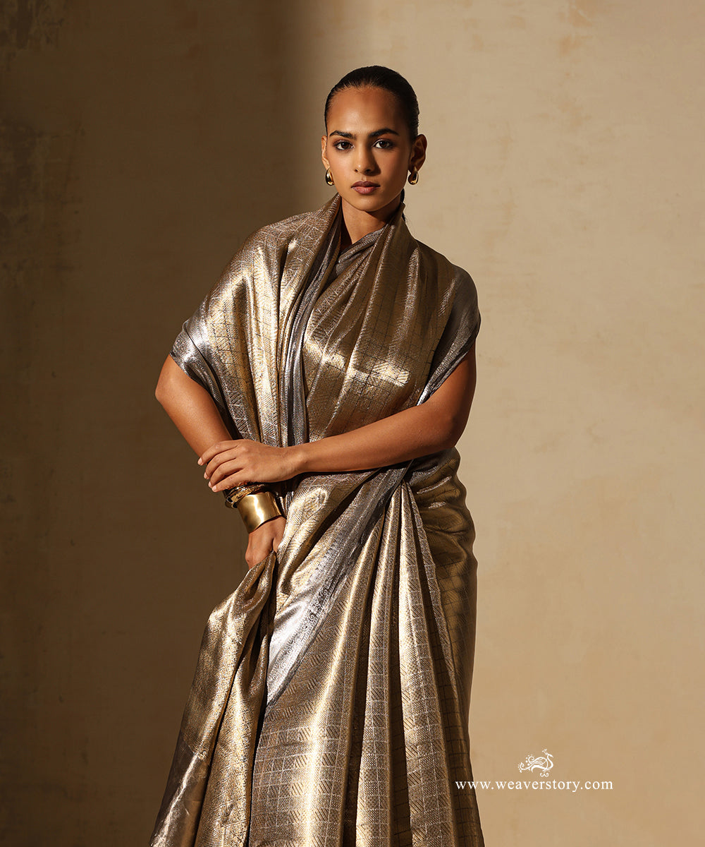 Gold Handloom Pure Silk Tissue Tanchoi Banarasi Saree With Silver Border Selvedge