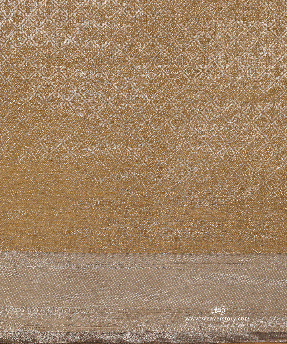 Gold Handloom Pure Silk Tissue Tanchoi Banarasi Saree With Silver Border Selvedge