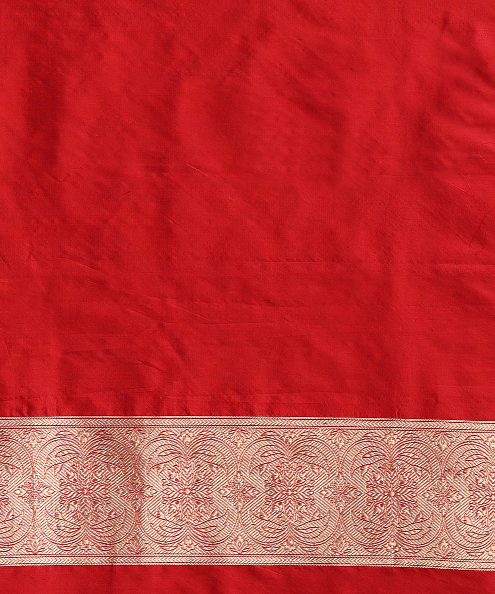 Red_Pure_Katan_Silk_Banarasi_Saree_With_Gold_Zari_Border_&amp;_Palla_WeaverStory_05