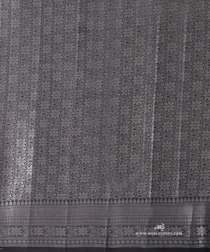 Black_Handloom_Pure_Chiniya_Silk_Banarasi_Saree_With_Cutwork_Flower_Boota_And_Havey_Blouse_WeaverStory_05