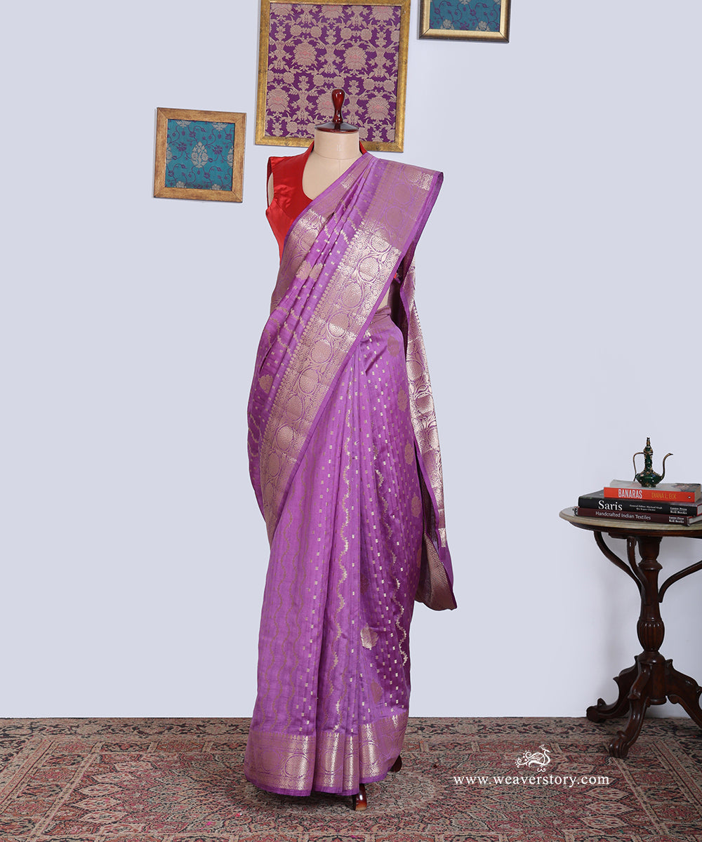 Mouve_Handloom_Pure_Chiniya_Silk_Banarasi_Saree_With_Gold_Zari_Flower_Border_WeaverStory_01