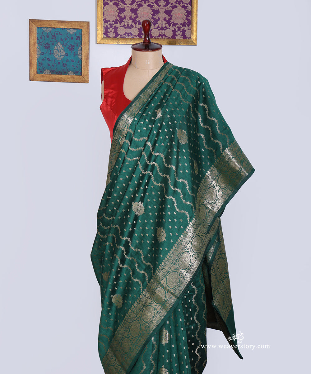 Green_Handloom_Pure_Chiniya_Silk_Banarasi_Saree_With_Gold_Zari_Flower_Border_WeaverStory_02