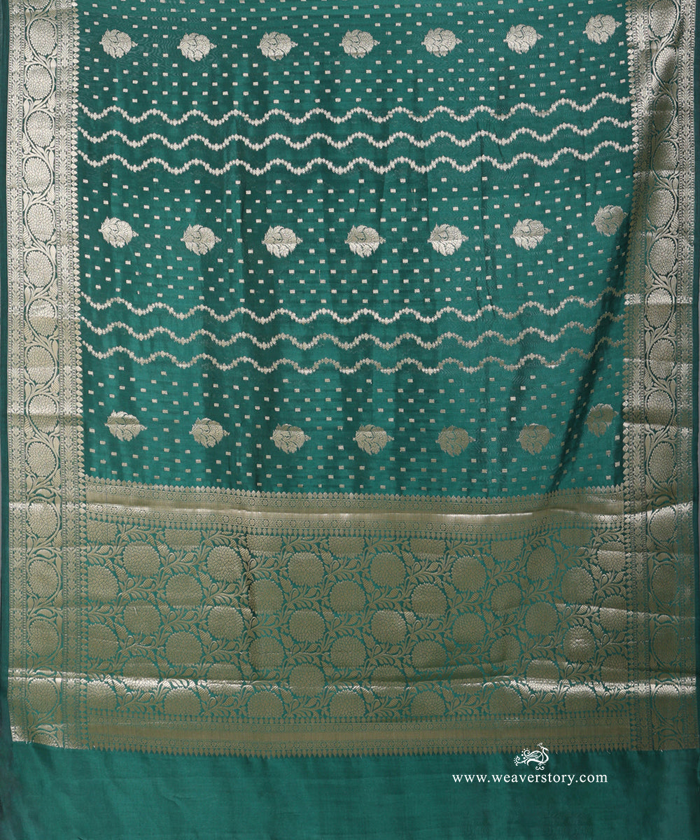 Green_Handloom_Pure_Chiniya_Silk_Banarasi_Saree_With_Gold_Zari_Flower_Border_WeaverStory_04