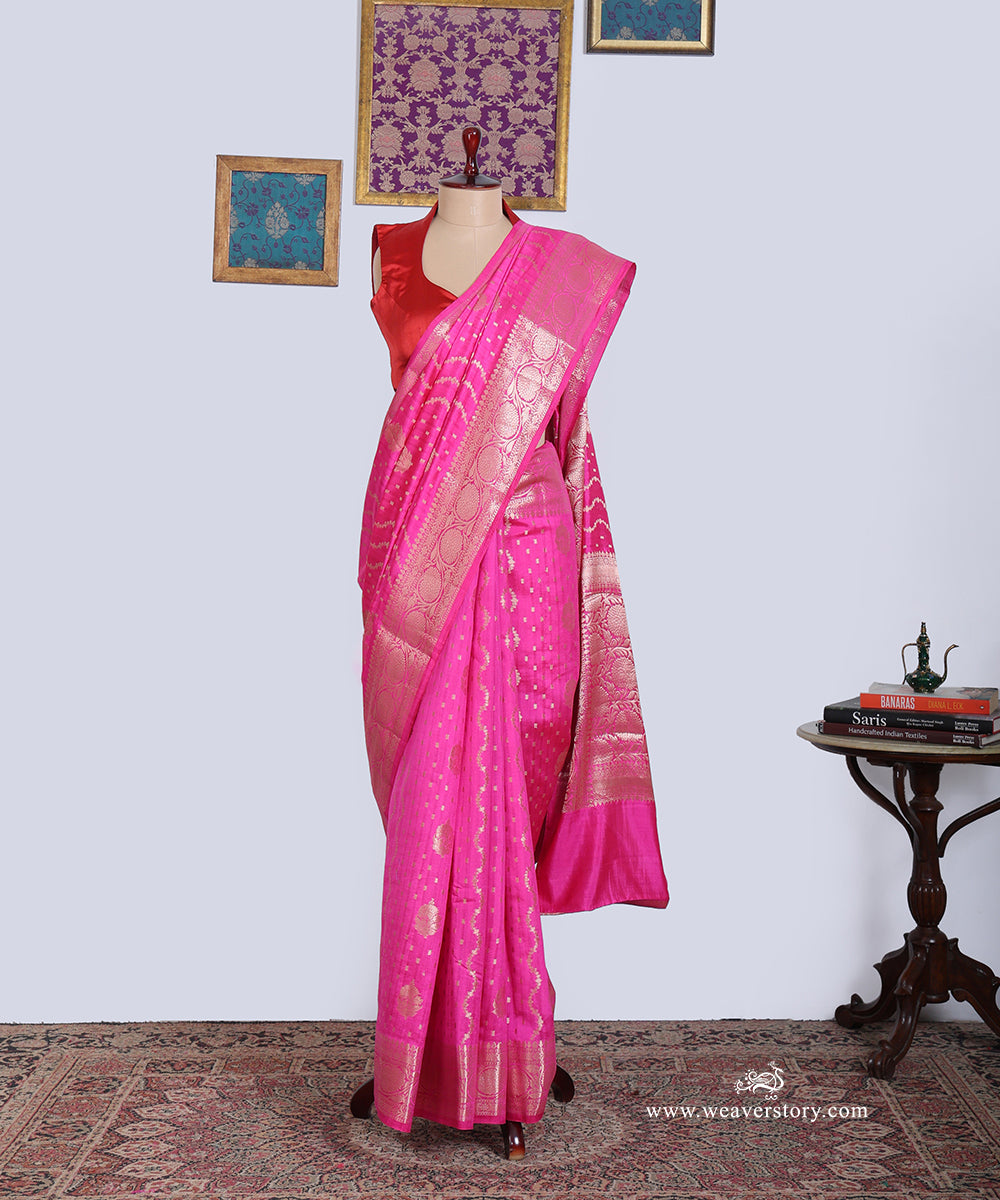 Pink_Handloom_Pure_Chiniya_Silk_Banarasi_Saree_With_Gold_Zari_Flower_Border_WeaverStory_01