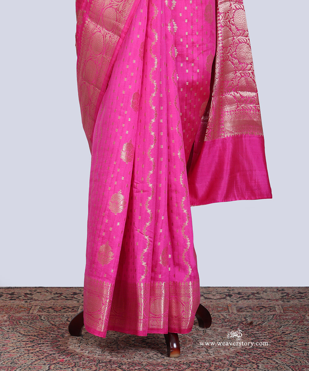 Pink_Handloom_Pure_Chiniya_Silk_Banarasi_Saree_With_Gold_Zari_Flower_Border_WeaverStory_03