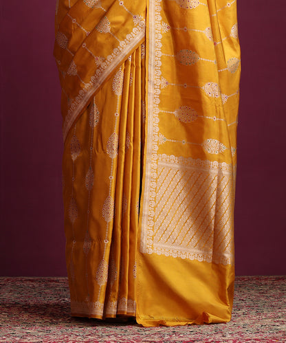 Mustard_Pure_Katan_Silk_Banarasi_Ektara_Saree_With_Multi_Meena_Kadhwa_WeaverStory_04