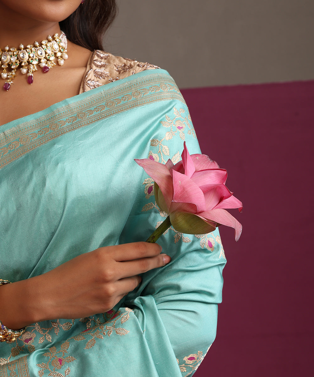Ice_Blue_Pure_Katan_Silk_Banarasi_Kadhwa_Saree_With_Pink_Meena_WeaverStory_04