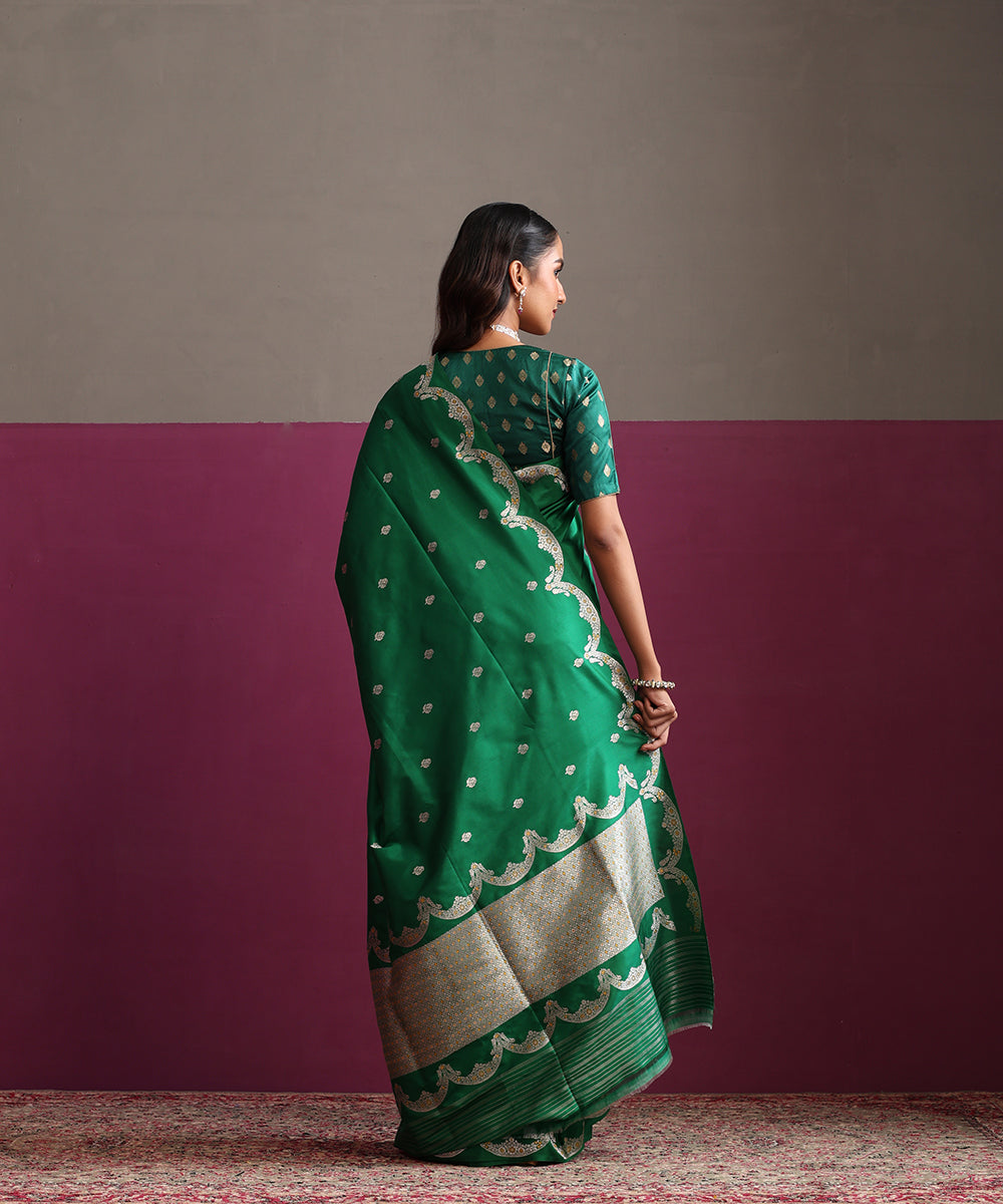 Green_Pure_Katan_Silk_Banarasi_Kadhwa_Saree_With_Scalloped_Border_WeaverStory_03