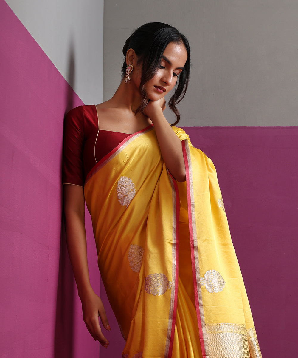 Yellow_Pure_Satin_Silk_Banarasi_Kadhwa_Saree_With_Guldasta_Motifs_WeaverStory_01