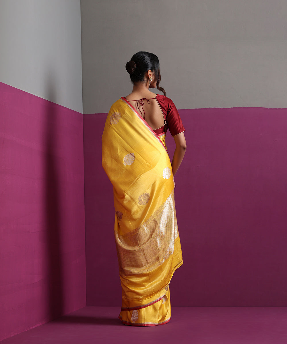 Yellow_Pure_Satin_Silk_Banarasi_Kadhwa_Saree_With_Guldasta_Motifs_WeaverStory_03