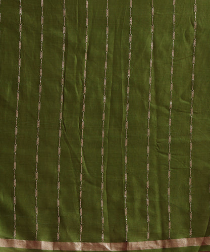 Maroon_Pure_Satin_Silk_Banarasi_Kadhwa_Saree_With_Gold_Silver_Guldasta_Motifs_WeaverStory_05