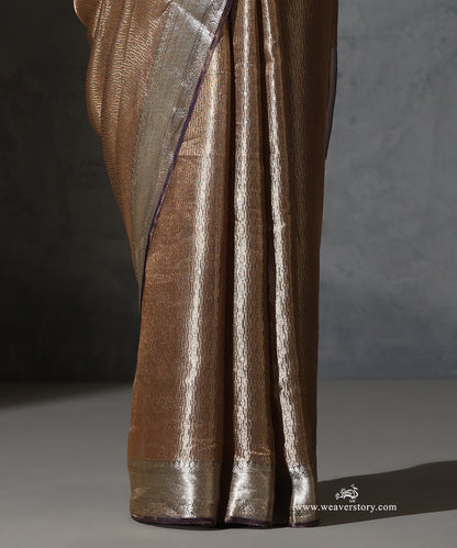 Gold_Pure_Tissue_Kora_Silk_Banarasi_Tanchoi_Saree_With_Silver_Zari_Border_WeaverStory_04