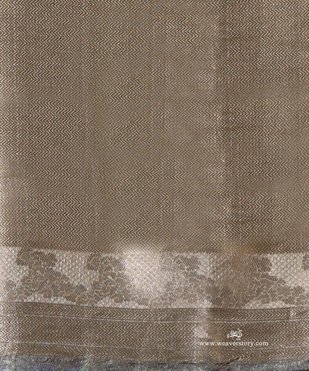 Gold_&amp;_Grey_Pure_Tissue_Kora_Silk_Banarasi_Tanchoi_Saree_With_Silver_Zari_Border_WeaverStory_05