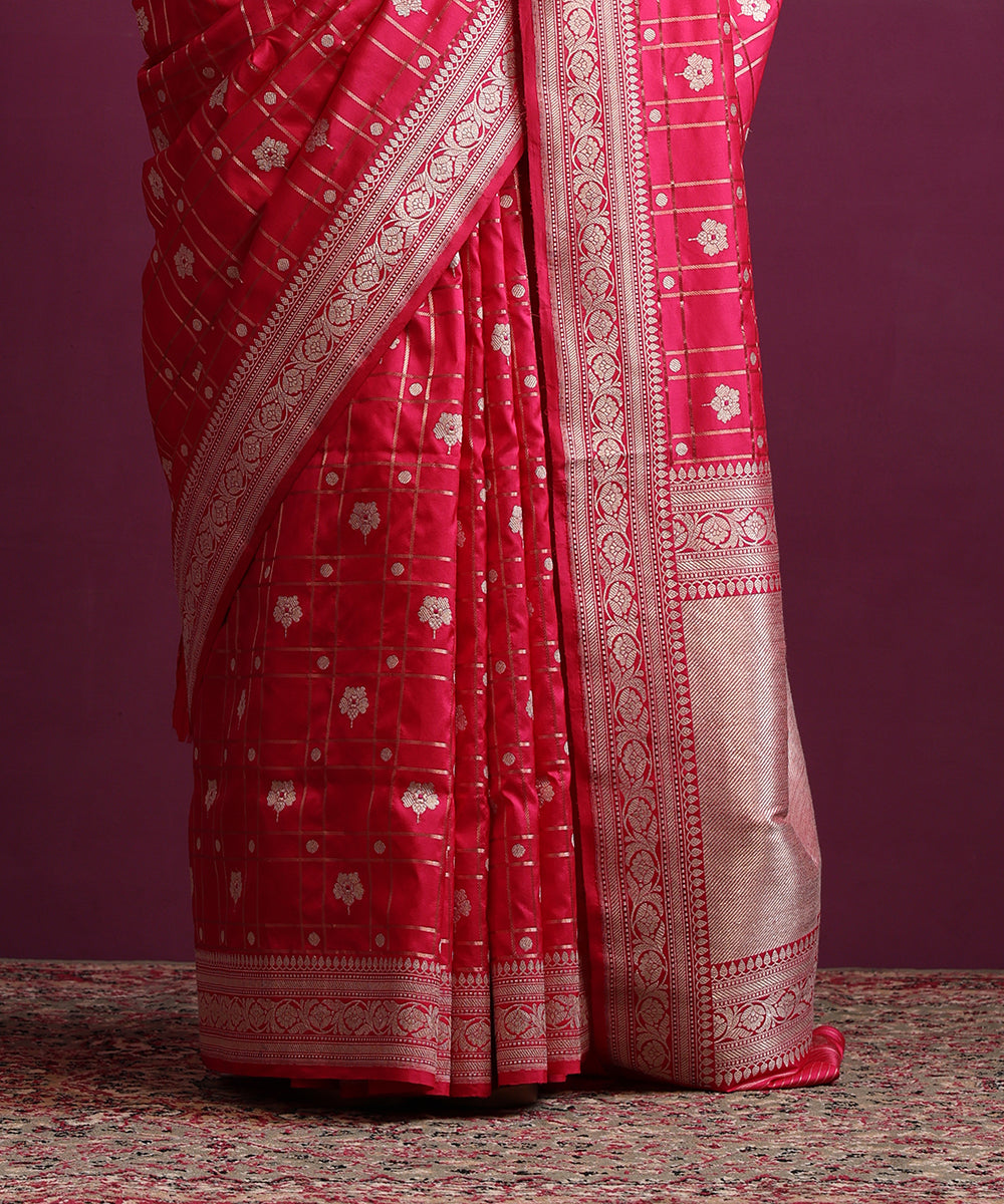 Hot_Pink_Pure_Katan_Silk_Banarasi_Checks_Saree_With_Meena_Silver_Zari_Booti_WeaverStory_04