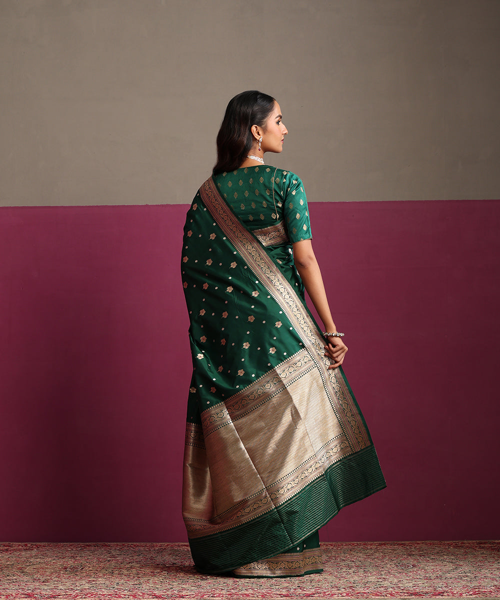 Emerald_Green_Pure_Katan_Silk_Banarasi_Ginni_Booti_Saree_With_Kadhwa_Weave_WeaverStory_03