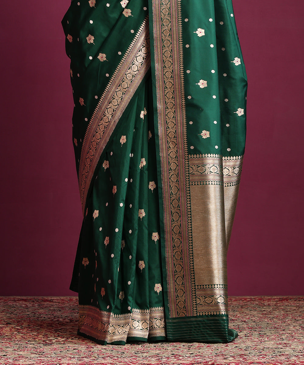 Emerald_Green_Pure_Katan_Silk_Banarasi_Ginni_Booti_Saree_With_Kadhwa_Weave_WeaverStory_04