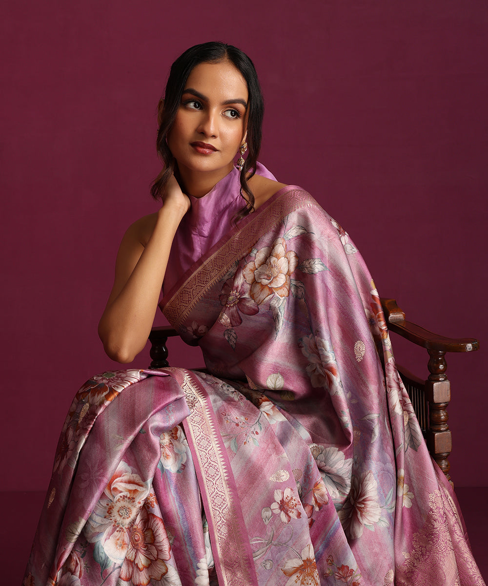 Lavender_Pure_Mashru_Silk_Digital_Print_Banarasi_Saree_With_Gold_Zari_Kadhwa_Booti_WeaverStory_01