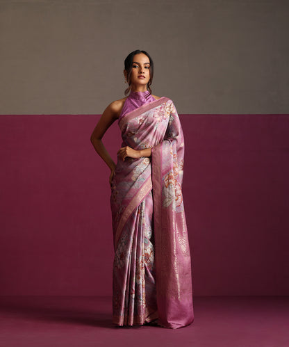 Lavender_Pure_Mashru_Silk_Digital_Print_Banarasi_Saree_With_Gold_Zari_Kadhwa_Booti_WeaverStory_02