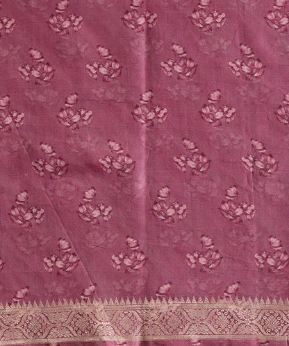Lavender_Pure_Mashru_Silk_Digital_Print_Banarasi_Saree_With_Gold_Zari_Kadhwa_Booti_WeaverStory_05