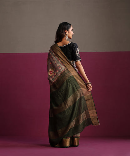 Grey_Pure_Tussar_Silk_Digital_Print_Banarasi_Saree_With_Green_Gold_Zari_Border_WeaverStory_03