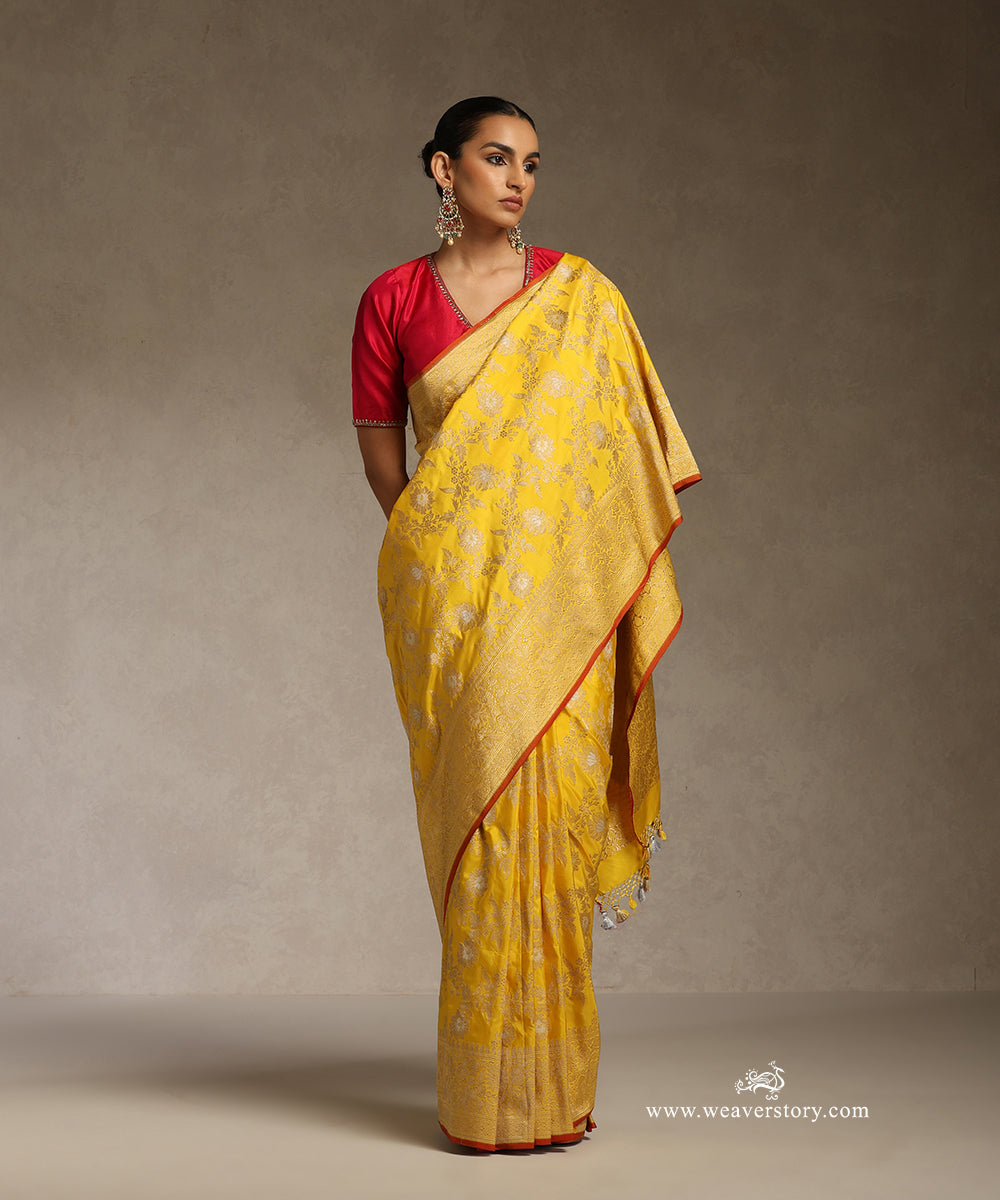 Yellow_Handloom_Pure_Katan_Silk_Kadhwa_Banarasi_Saree_With_Sona_Roopa_Floral_Jaal_WeaverStory_01