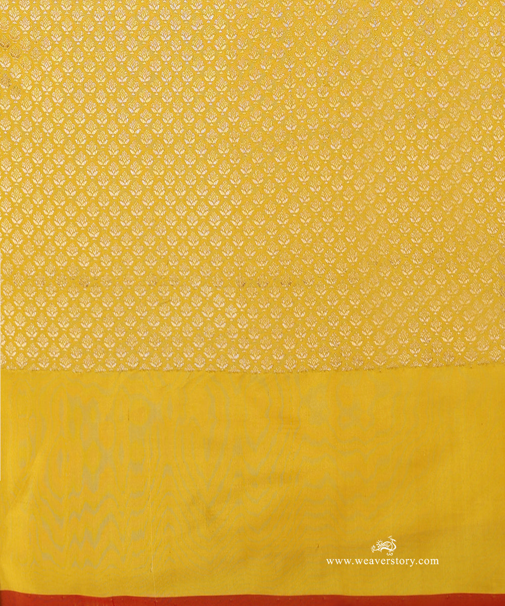 Yellow_Handloom_Pure_Katan_Silk_Kadhwa_Banarasi_Saree_With_Sona_Roopa_Floral_Jaal_WeaverStory_05