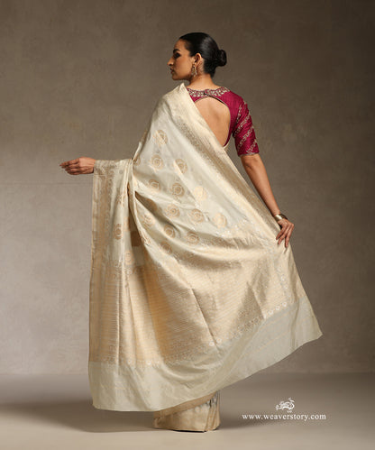 Pista_Handloom_Pure_Katan_Silk_Kadhwa_Boota_Jangla_Banarasi_Saree_WeaverStory_03