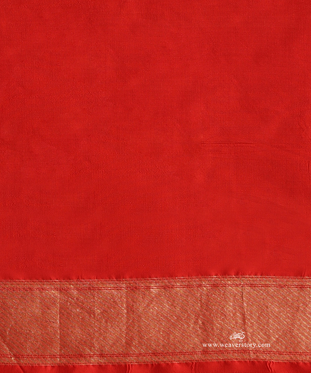 Red_Handloom_Kimkhab_Pure_Katan_Silk_Banarasi_Saree_With_Satin_Border_WeaverStory_05