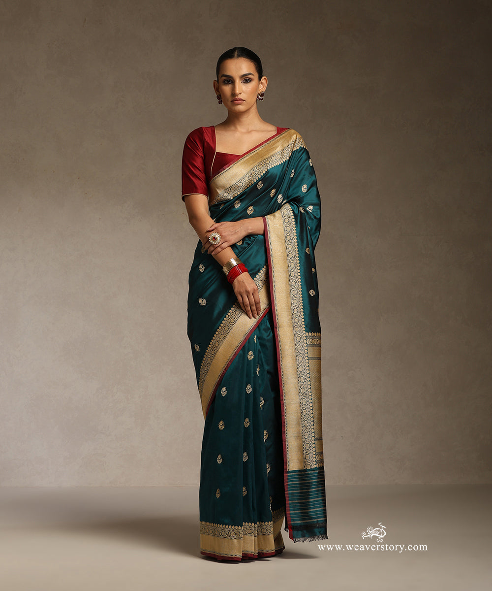 Blue_Black_Handloom_Pure_Katan_Silk_Dual_Tone_Kadhwa_Booti_Banarasi_Saree_WeaverStory_01