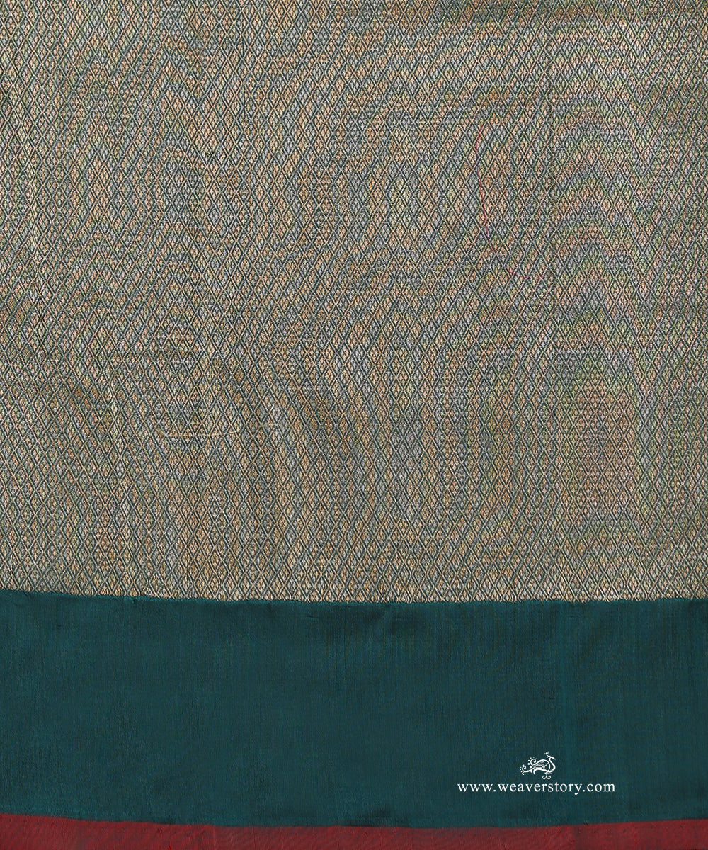 Blue_Black_Handloom_Pure_Katan_Silk_Dual_Tone_Kadhwa_Booti_Banarasi_Saree_WeaverStory_05