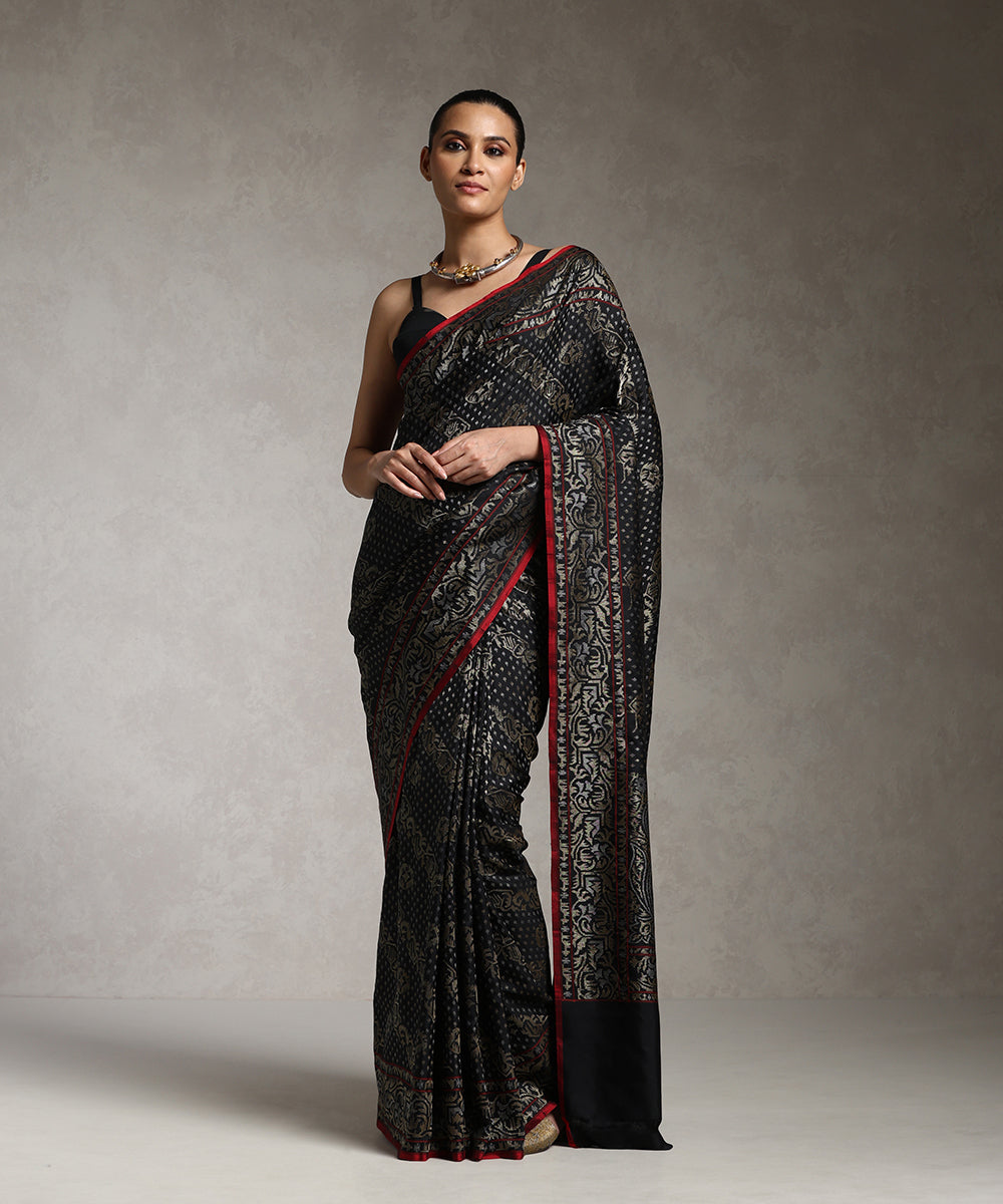 Handloom_Black_Pure_Katan_Silk_Pure_Zari_Kaarpuri_Banarasi_Saree_With_Red_Selvedge_WeaverStory_01