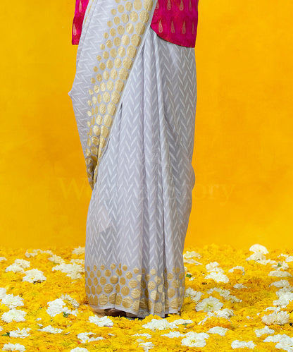 Handloom_Light_Mauve_Georgette_Tanchoi__Banarasi_Saree_With_Polka_Dots_Border_WeaverStory_04