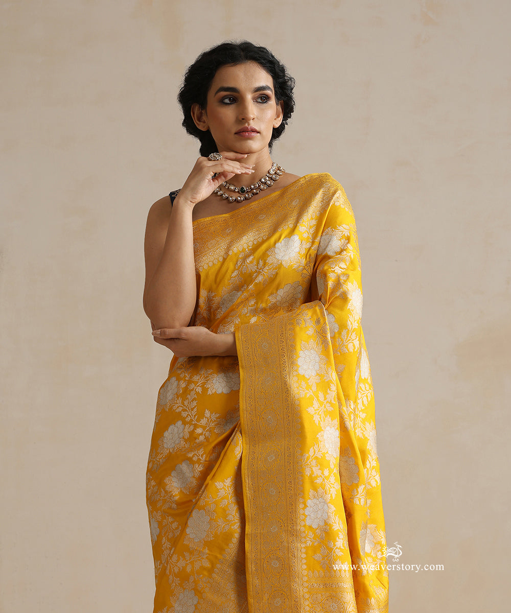 Yellow_Handloom_Pure_Katan_Silk_Banarasi_Saree_With_Angoor_Jaal_WeaverStory_02