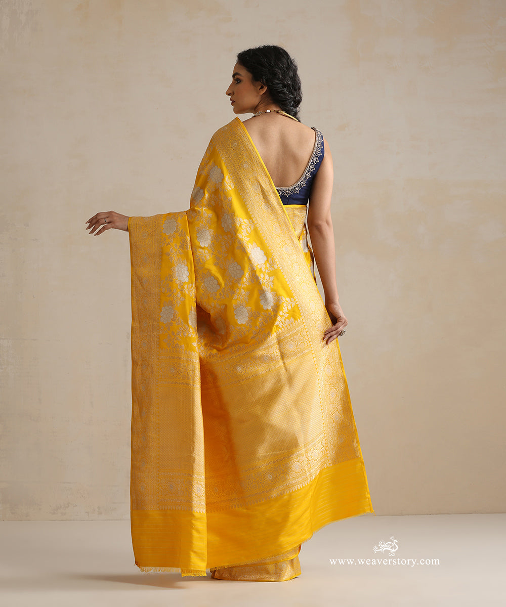 Yellow_Handloom_Pure_Katan_Silk_Banarasi_Saree_With_Angoor_Jaal_WeaverStory_03